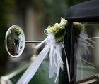 Blumenschmuck am Rolls Royce Hochzeitsauto